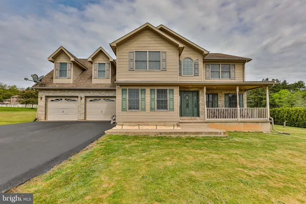 42 LOUIS CIR