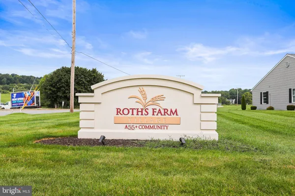 1365 VILLAGE DR 23