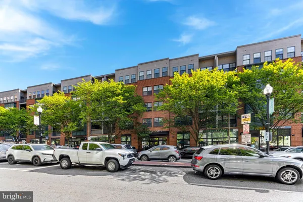 3201 SAINT PAUL ST 120