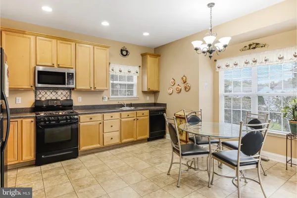 15 VALLEY FORGE DR