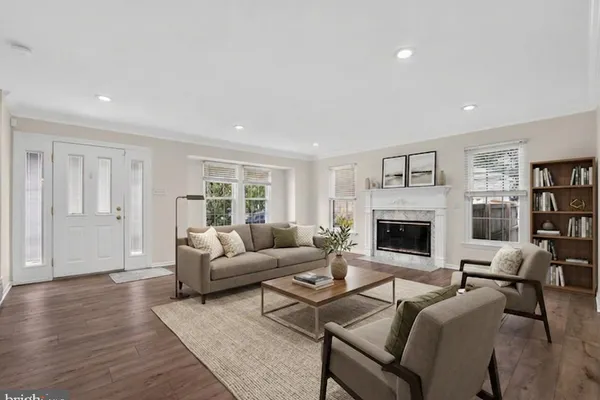 2089 LOWER CT