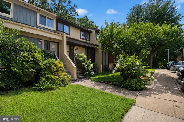 2104 CARTWRIGHT PL