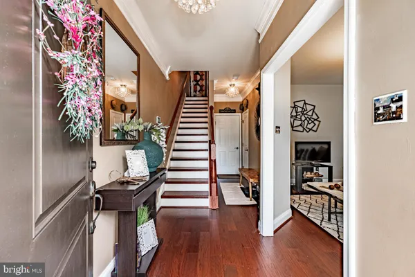 20 MERIDIAN LN
