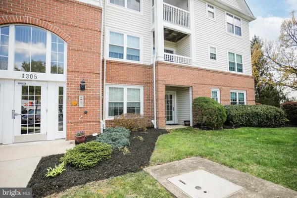 1305 SHERIDAN PL 70