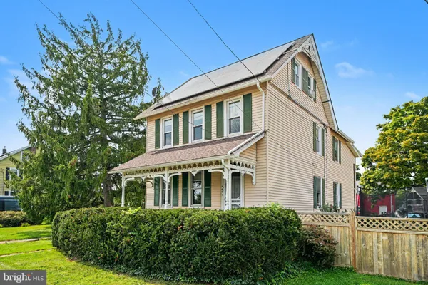128 S MAIN ST