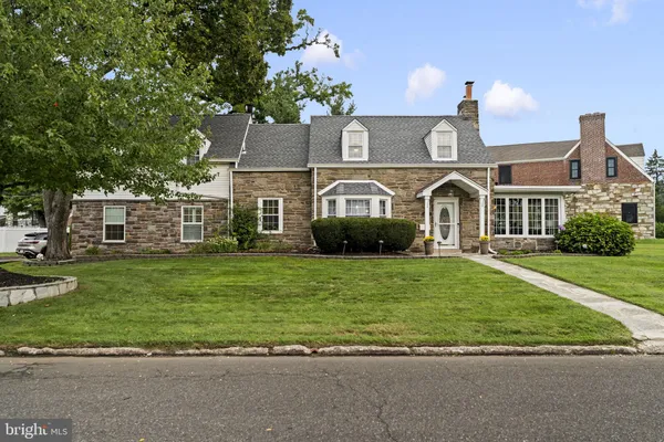 79 MANOR CIR