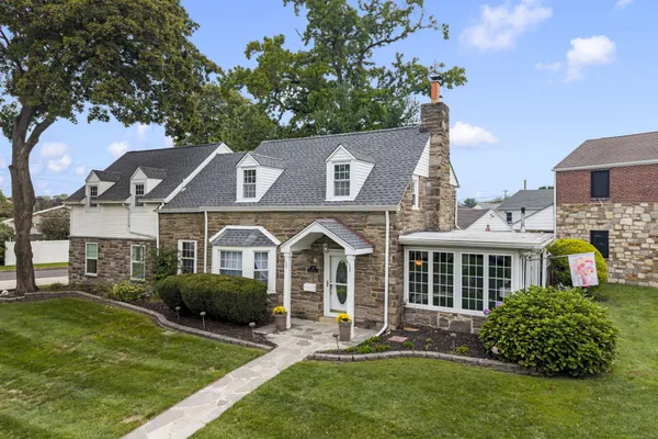79 MANOR CIR