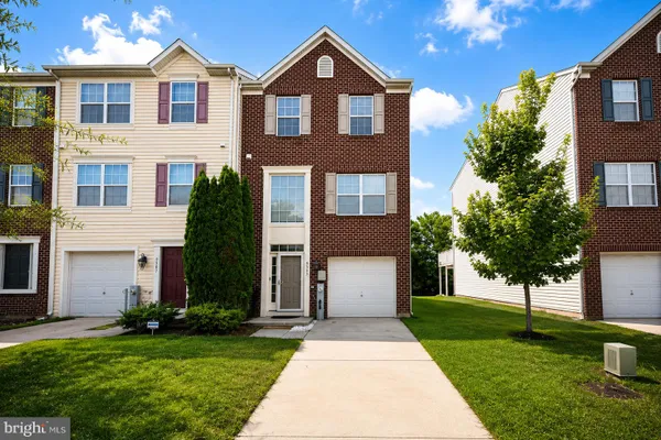 9309 SILVER CHARM DR