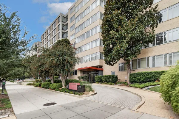 1711 MASSACHUSETTS AVE 228
