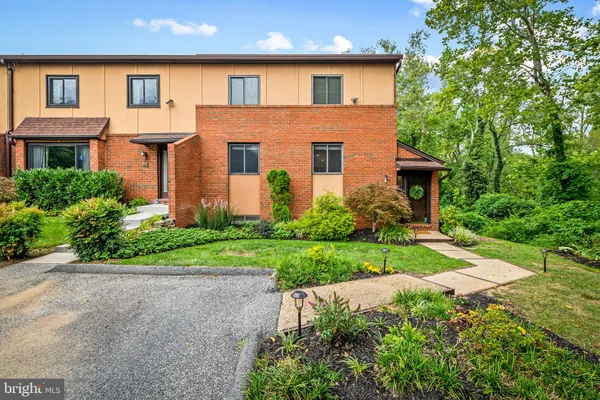 34 LACOSTA CT