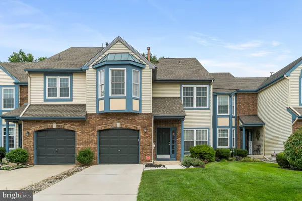 23 HILLTOP LN