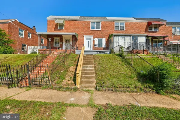 628 ROUNDVIEW RD