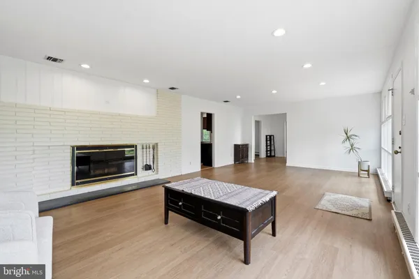 707 FORREST AVE