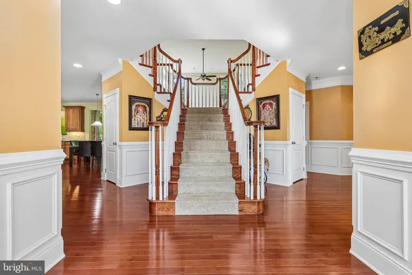 514 CHARIOT CT