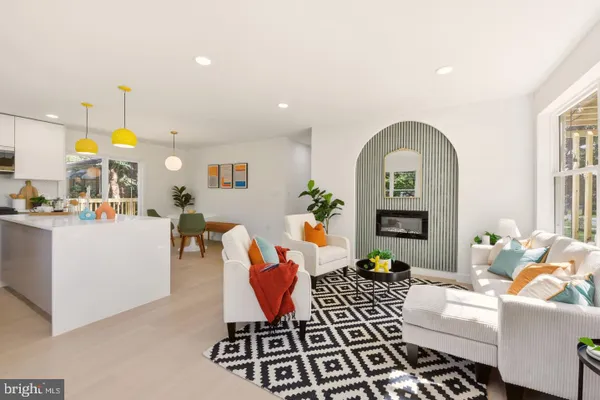 4620 LACY AVE