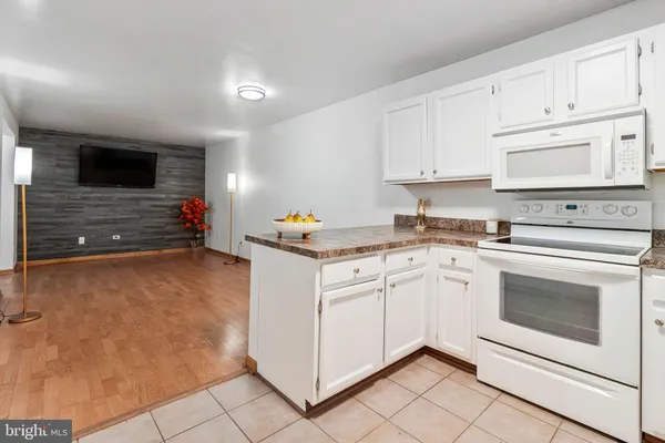 5700 BREWER HOUSE CIR T1