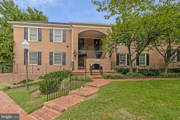 5700 BREWER HOUSE CIR T1