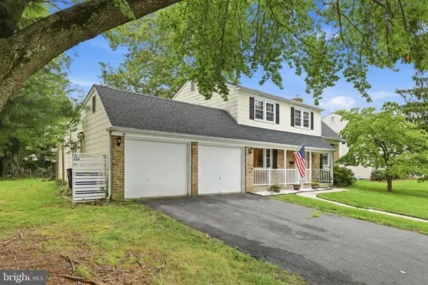848 SCHOOLHOUSE LN