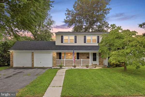 848 SCHOOLHOUSE LN