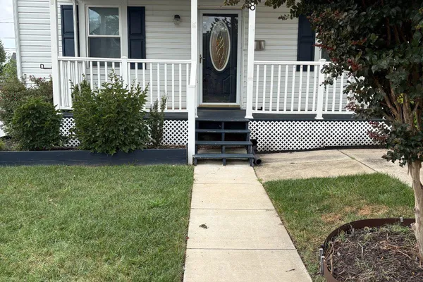 8 PLATEAU RD