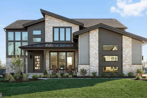 256 W VALLEY RD