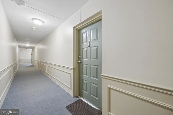 100 CHAPEL CT 318