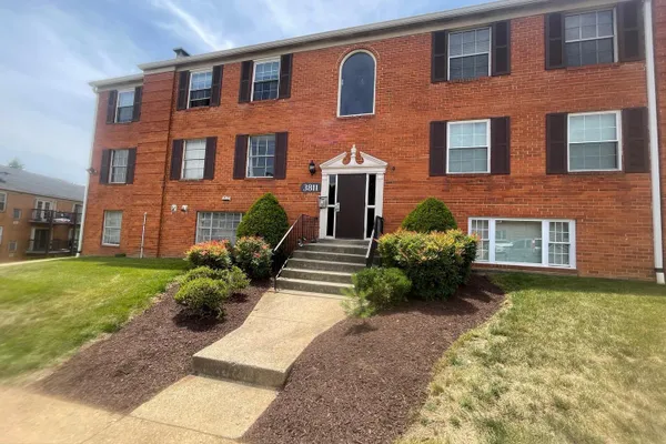 3811 SWANN RD 202
