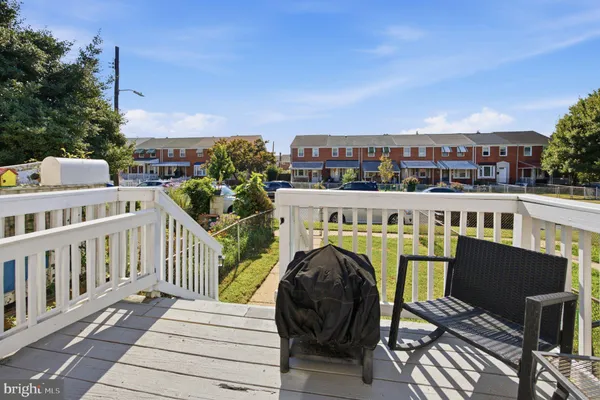 1930 DINEEN DR