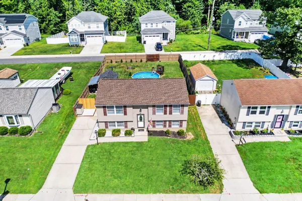 1922 SUE CREEK DR