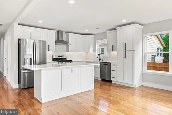 16 STITES AVE