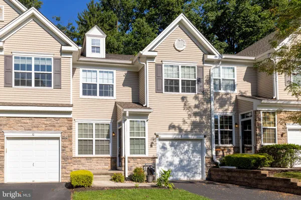 8 JAMIES CT