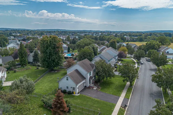 248 MACINTOSH DR