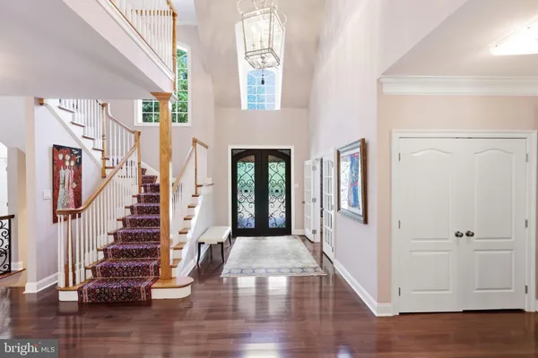 307 LYON CIR