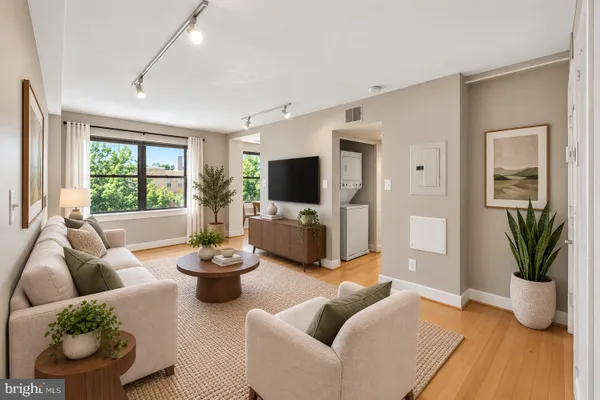 212 OAKWOOD ST 315