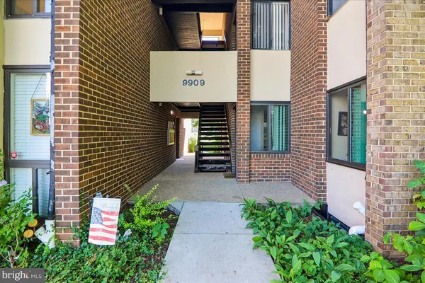 9909 BLUNDON DR 4-201