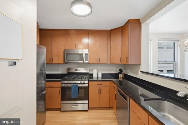 915 E ST 1101