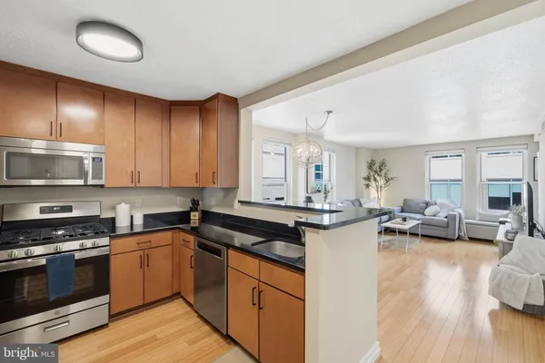 915 E ST 1101