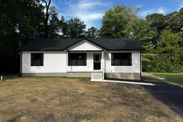 151 W LAKE DR