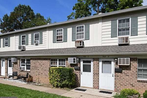 902 YORK RD 3