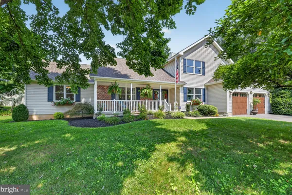 102 HOLLY CT