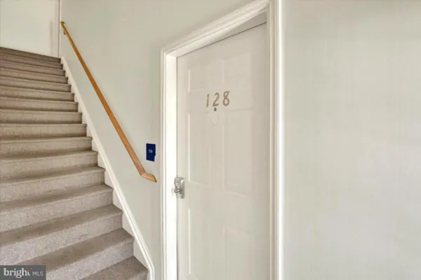 128 CHRISTINE DR