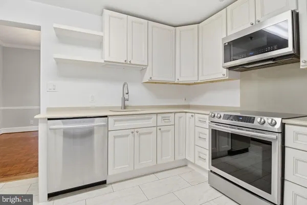 8101 CONNECTICUT AVE N-304