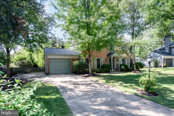 8620 YARDLEY DR