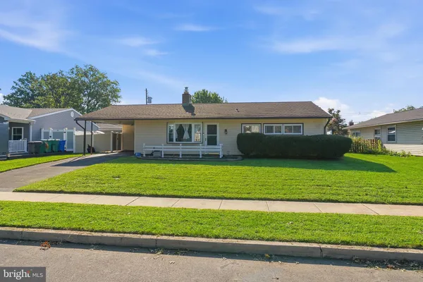 28 ORCHARD LN