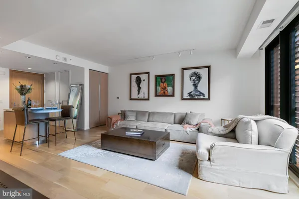 925 H ST 507