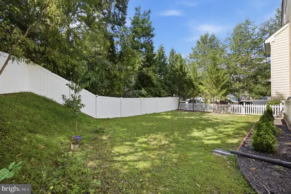 335 ENGLISH OAK LN