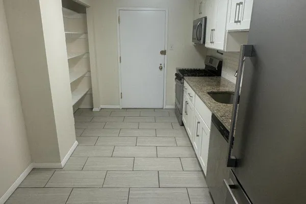 6100 WESTCHESTER PARK 403