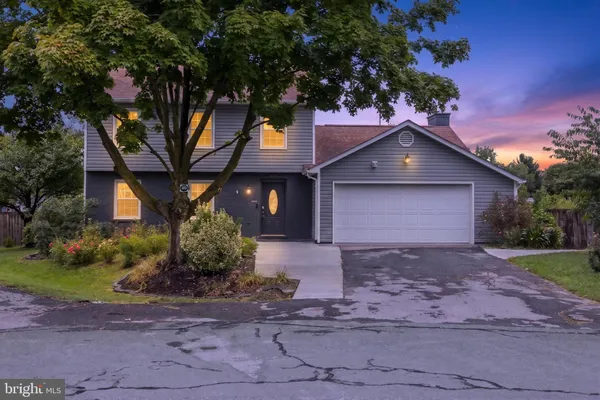 106 TUNIS CT