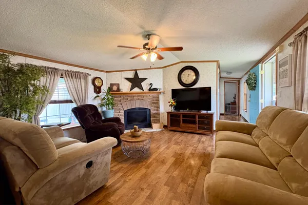 20 CIRCLE DR