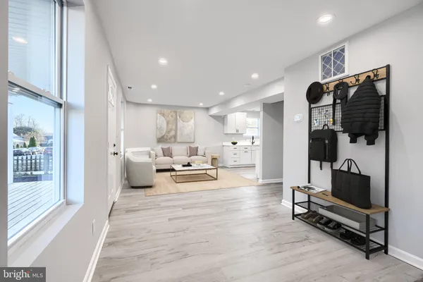 9 AVENAL RD